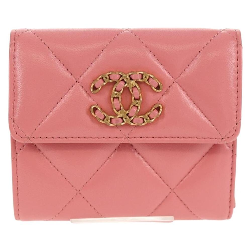 Chanel Matelasse Lambskin Bifold Wallet Pink